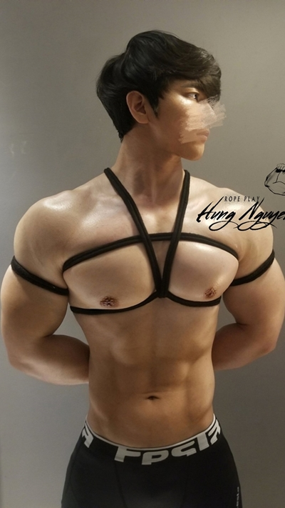 MAGAZINE-HUNG-NGUYEN-ROPEPLAY