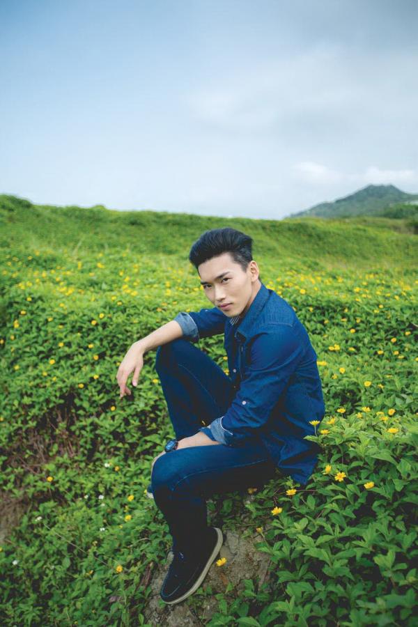 DNA-Blue-01-Andrew