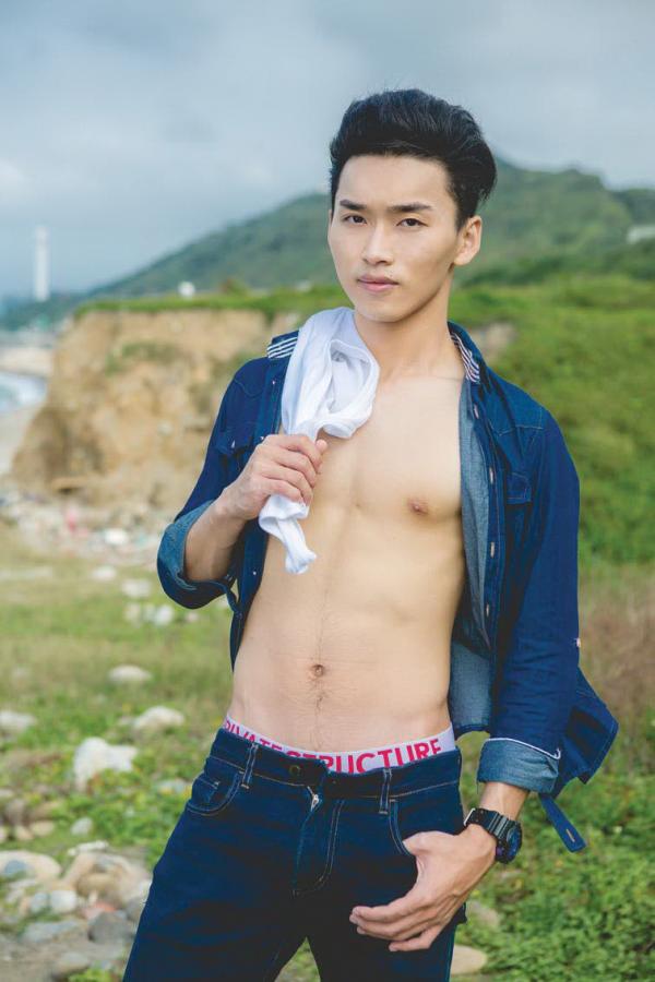 DNA-Blue-01-Andrew