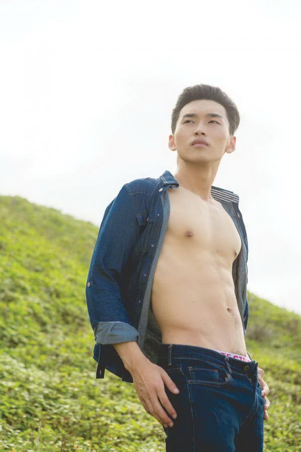 DNA-Blue-01-Andrew