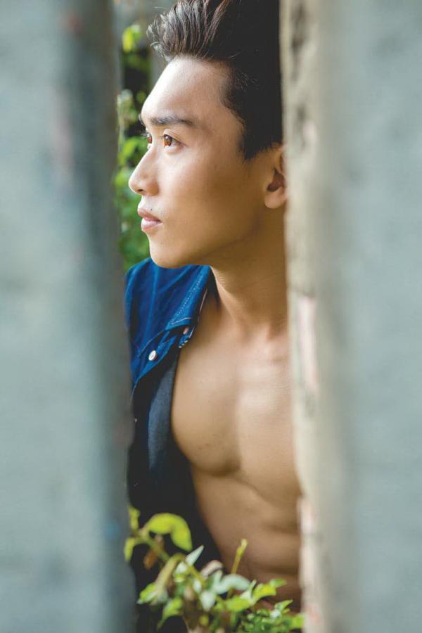 DNA-Blue-01-Andrew