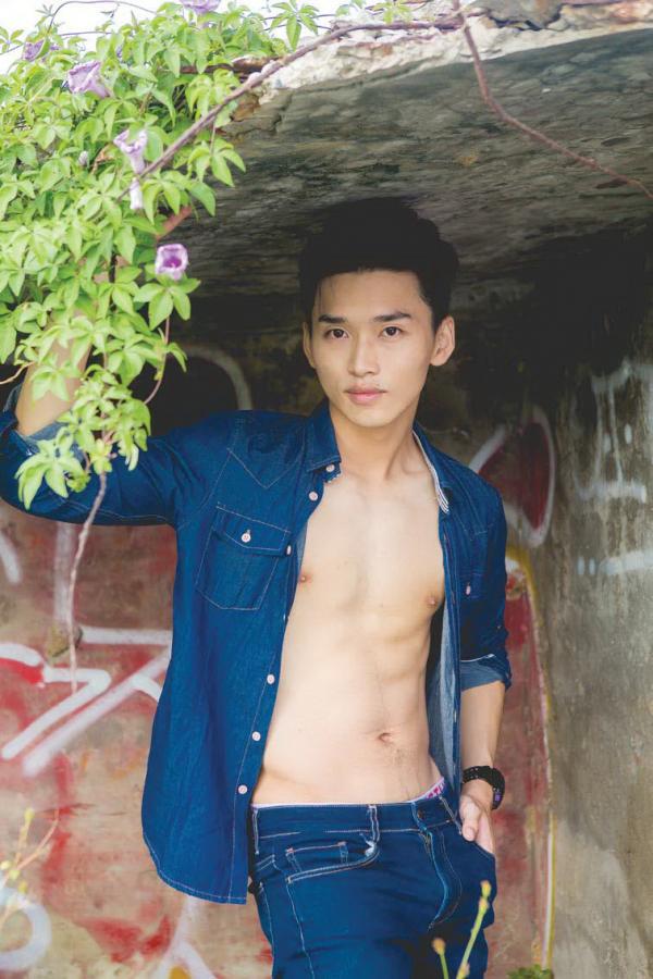 DNA-Blue-01-Andrew