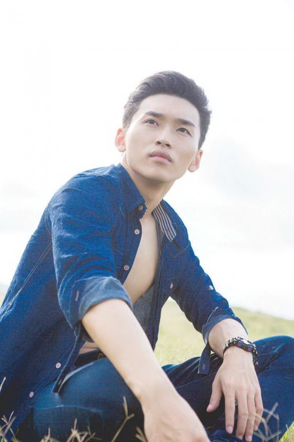 DNA-Blue-01-Andrew