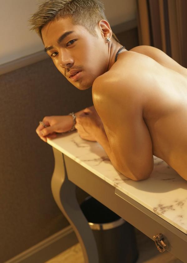 HOMME--Vol.-04