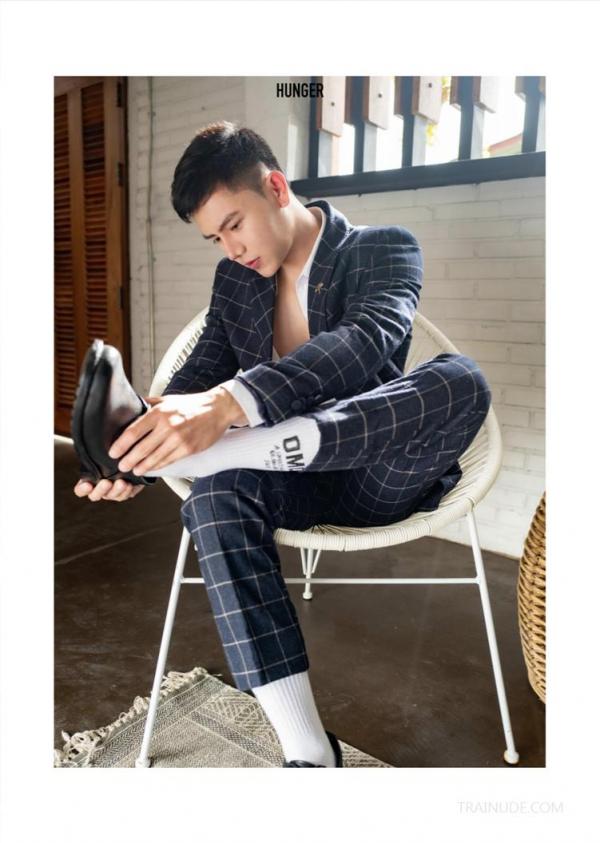 HUNGER-HOMME-No.11