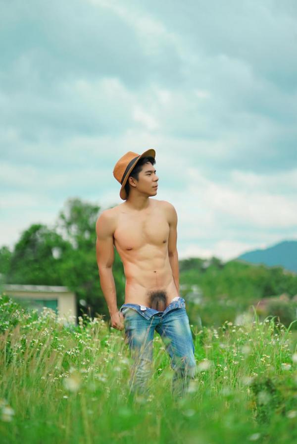 Menluscious--Issue-02---Fame-Krittapat