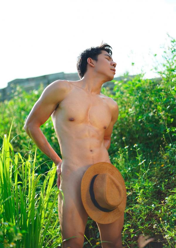 Menluscious--Issue-02---Fame-Krittapat
