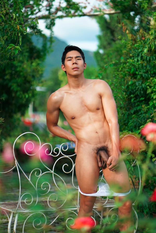 Menluscious-Issue-02---Fame-Krittapat