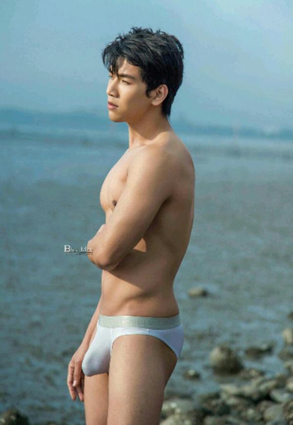 VIRILE-13--JUSTiN