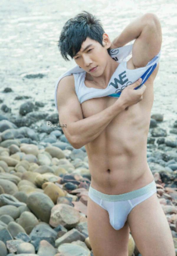 VIRILE-13--JUSTiN